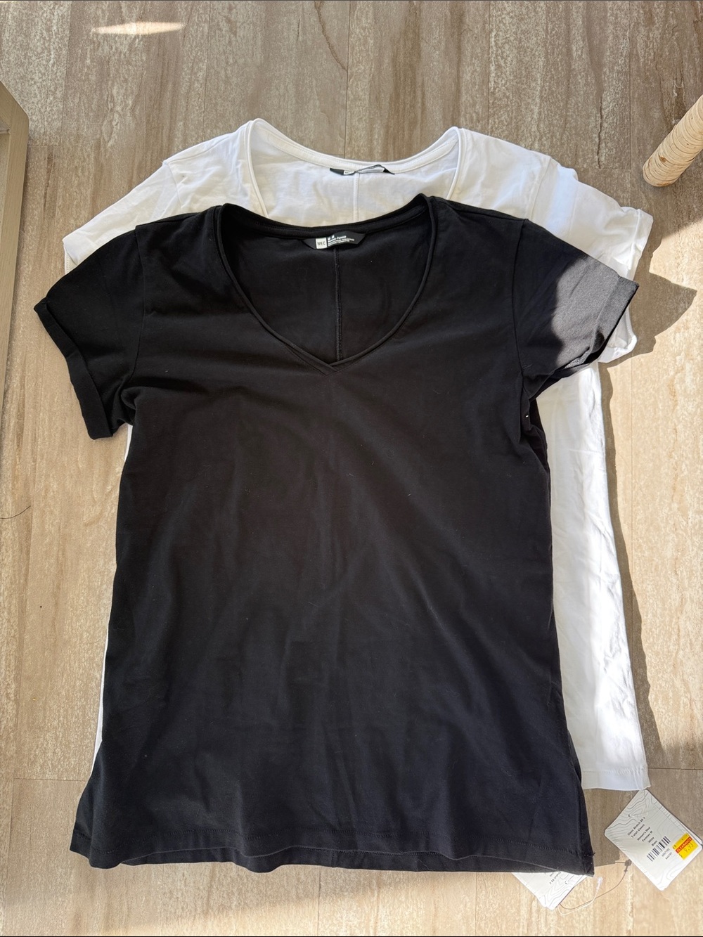 MEC Women's MEDIUM Short-Sleeve V-Neck Tee - Black & White (lot of 2 shirts)